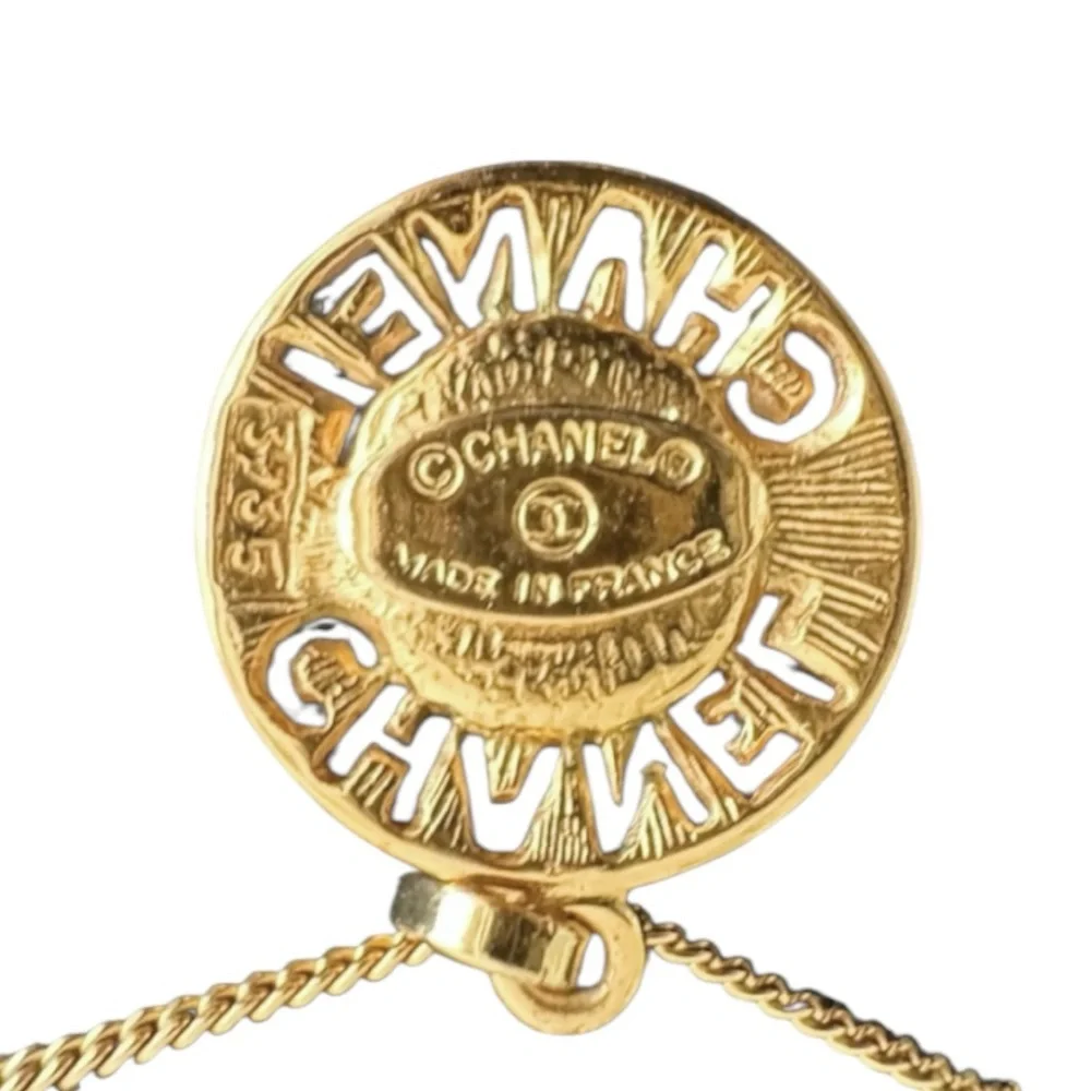 💗VINTAGE CHANEL With ”CHANEL” Filigree Pendant Gold-Plated 16-Inch Necklace